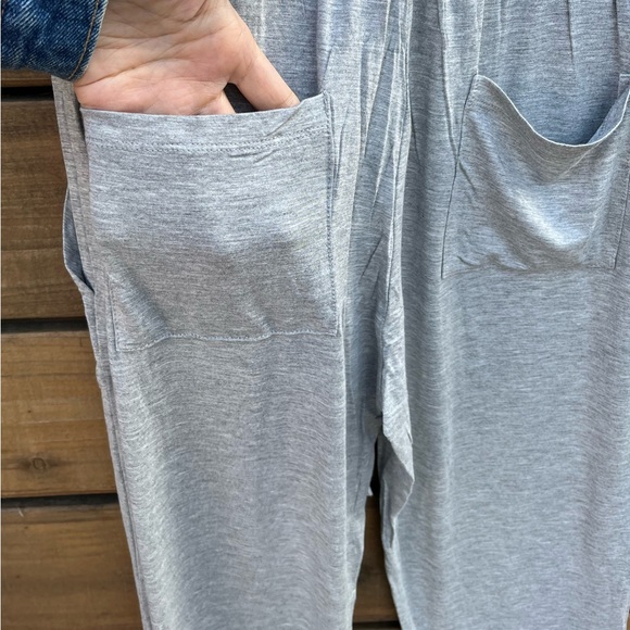 NWT Olivaceous cap sleeve Jogger jumpsuit, gray, Sz XS/Small - Picture 6 of 8